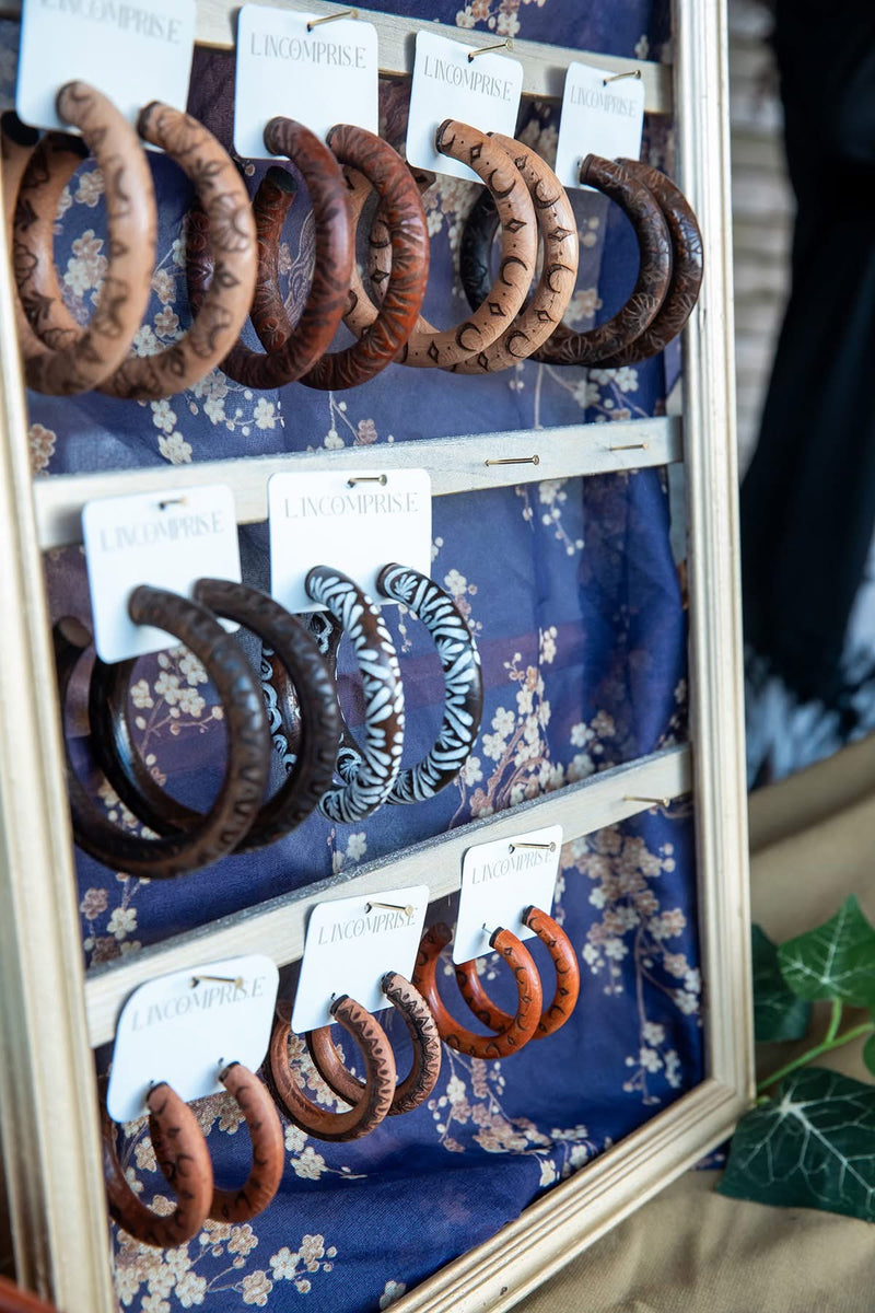 Boucles d’oreilles : Créoles en bois