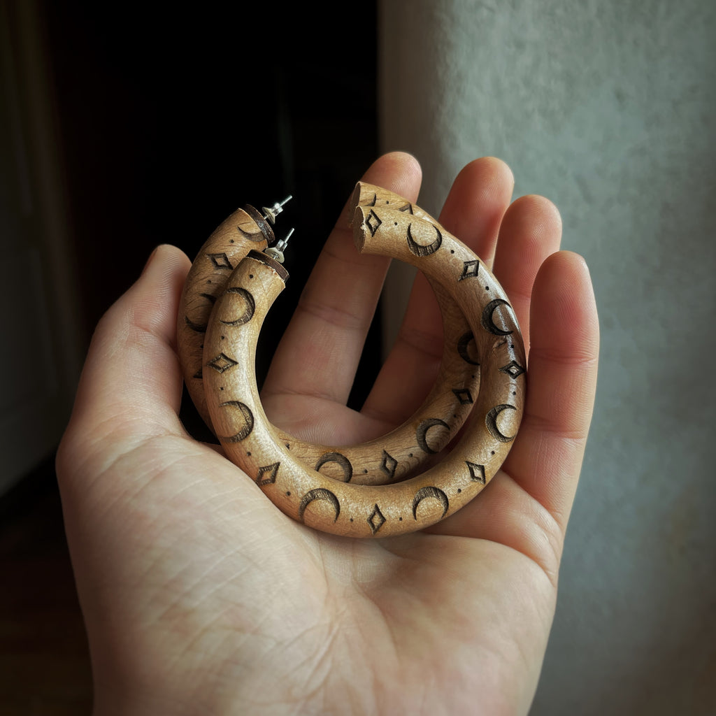 Boucles d’oreilles créoles upcyclé en bois upcyclé en bois - Lunes