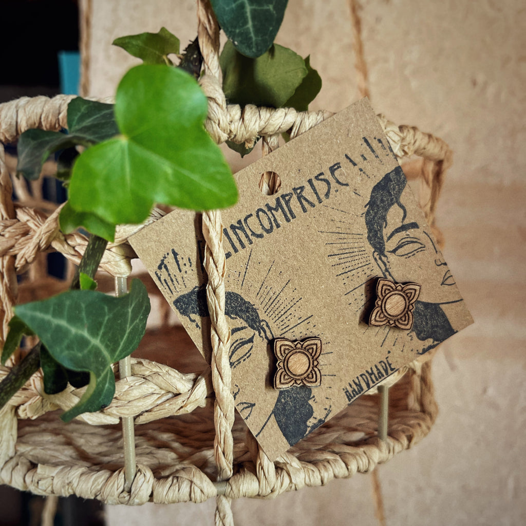 Boucles d’oreilles puces - Ornementale