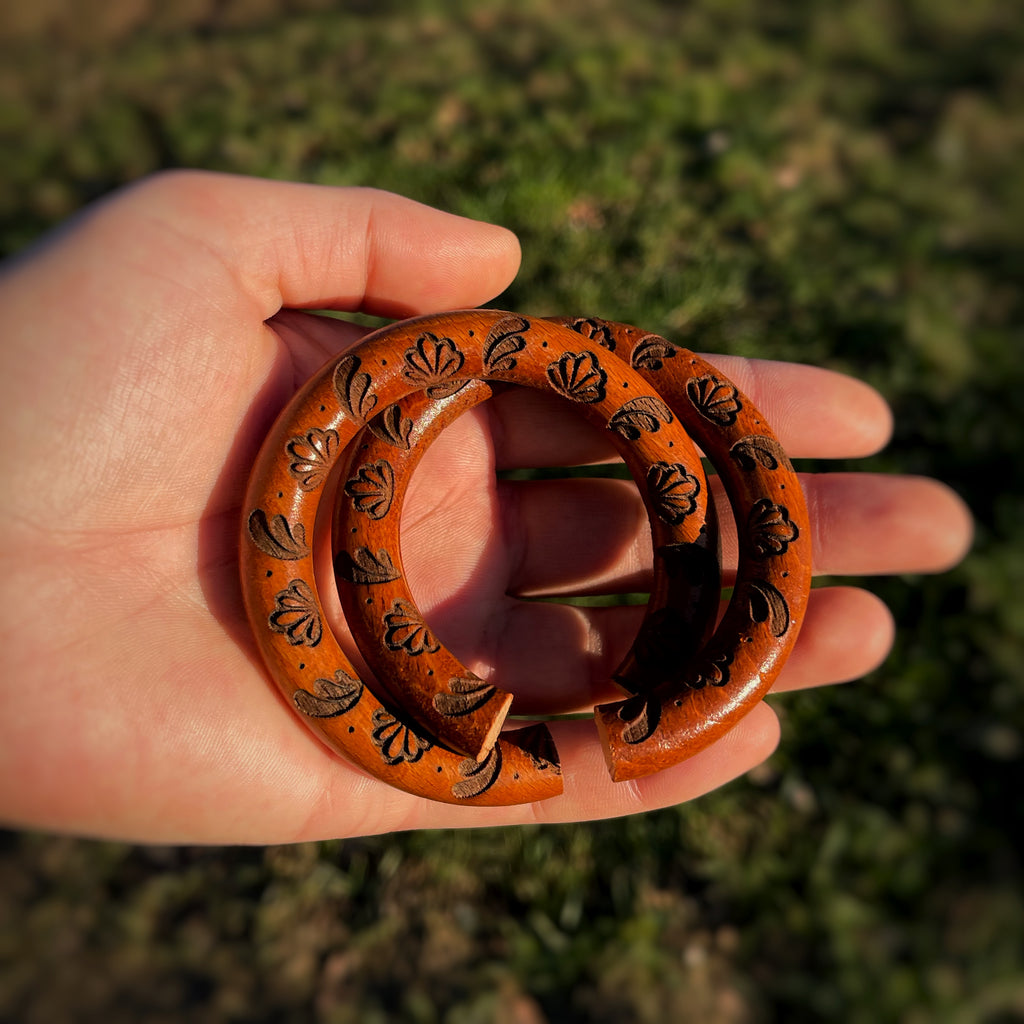 Poids d’oreilles - Gravure ornementale