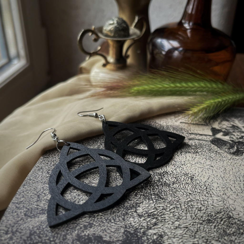 Boucles d’oreilles pendantes - Triquetra
