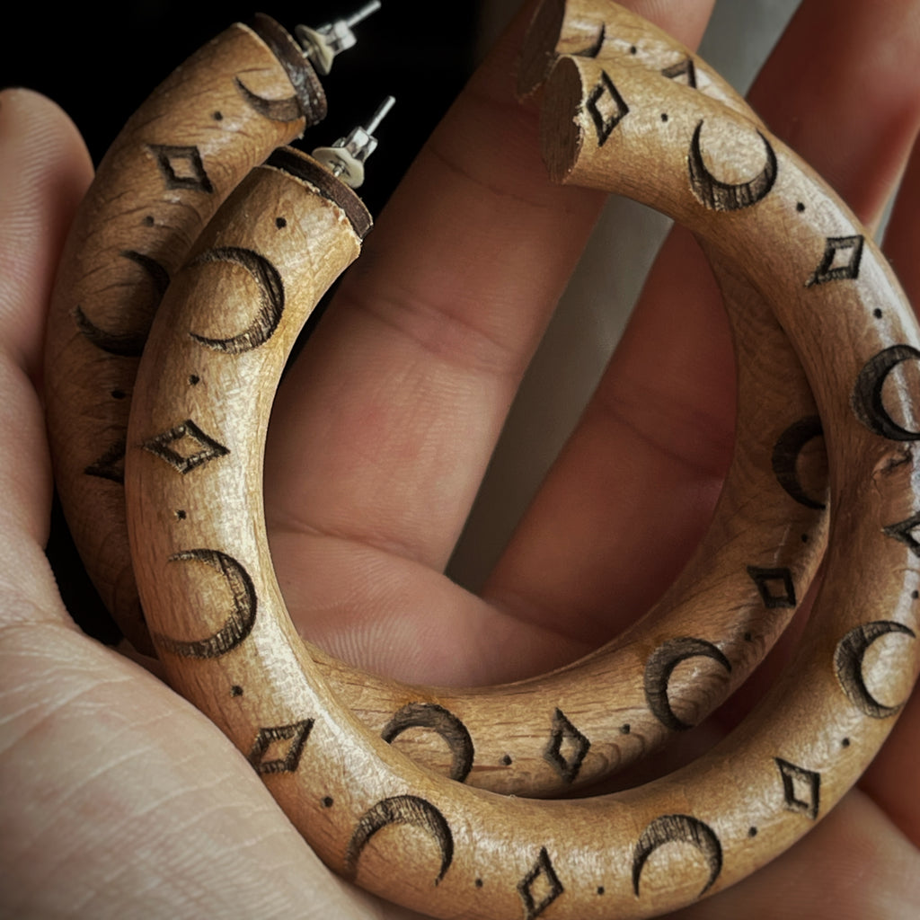 Boucles d’oreilles créoles upcyclé en bois upcyclé en bois - Lunes
