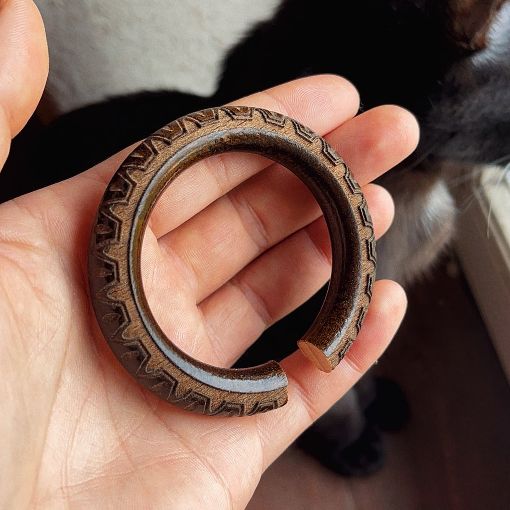 Poids d’oreilles - Gravure ornementale