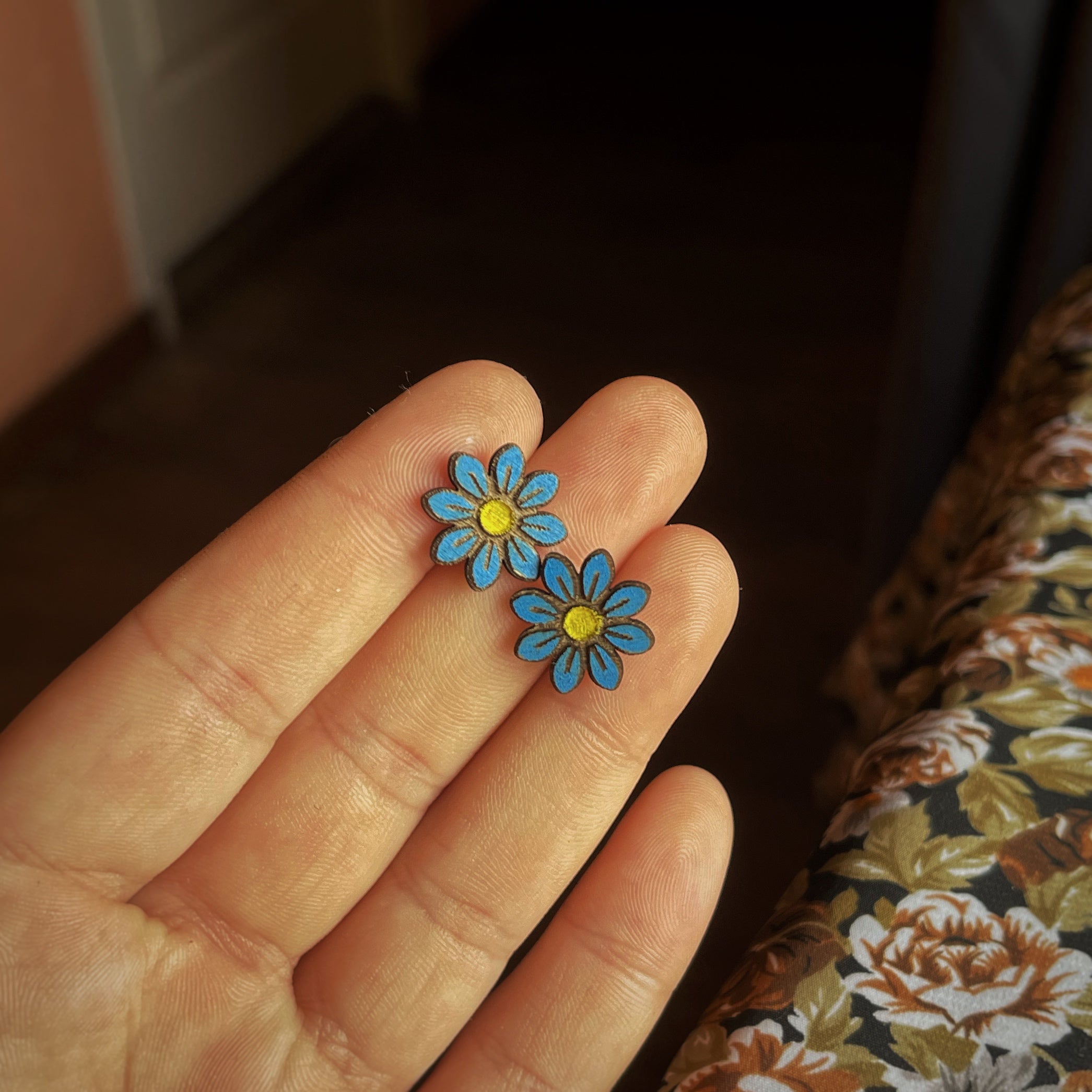 Boucles d’oreilles puces - Marguerites colorées 