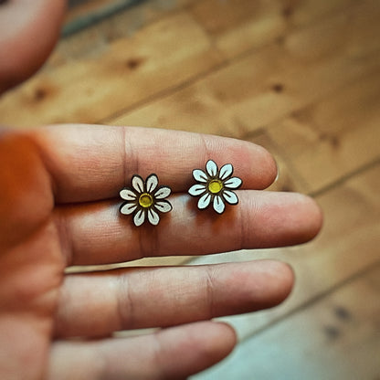 Boucles d’oreilles puces - Marguerites colorées 