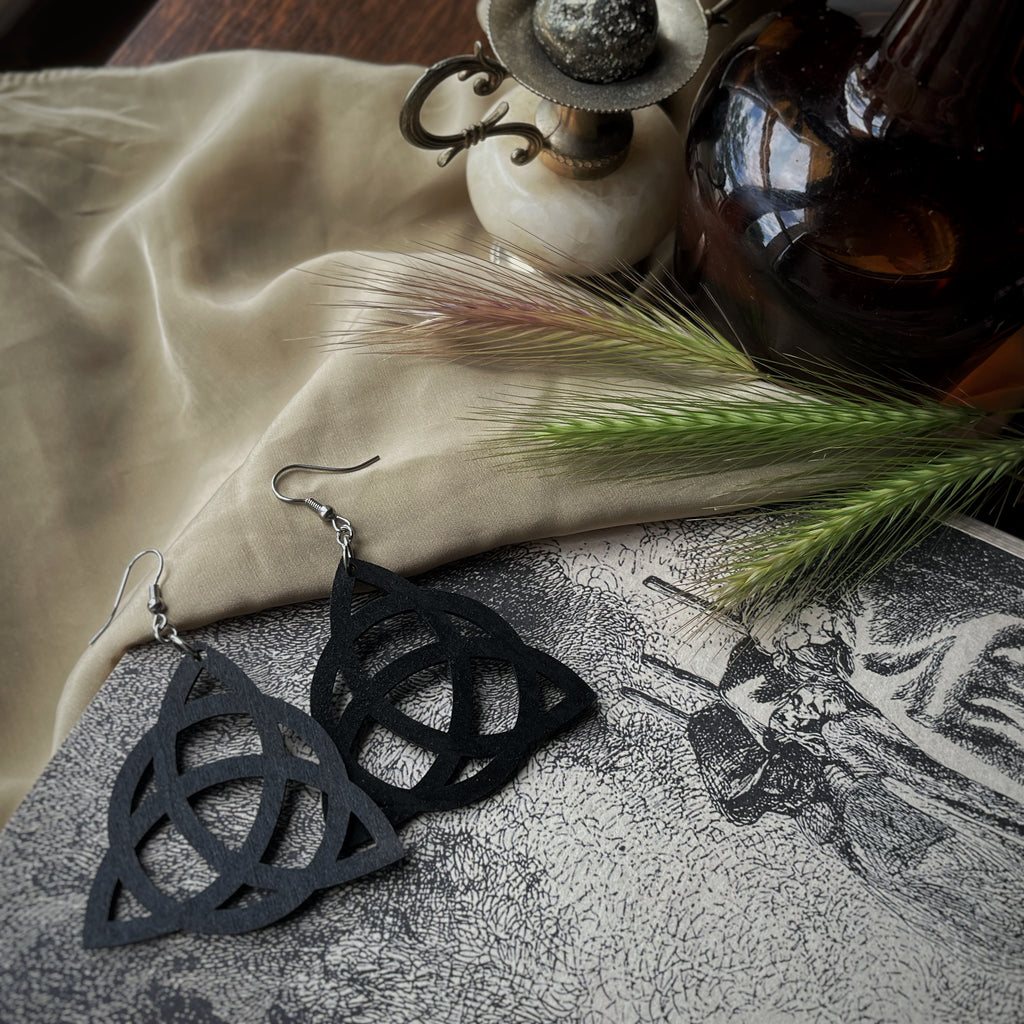 Boucles d’oreilles pendantes - Triquetra