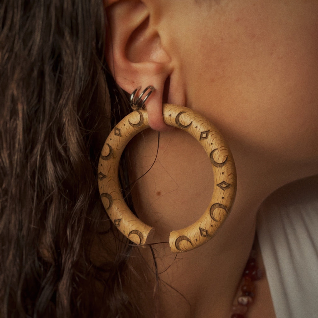 Poids d’oreilles en bois -  Lune 
